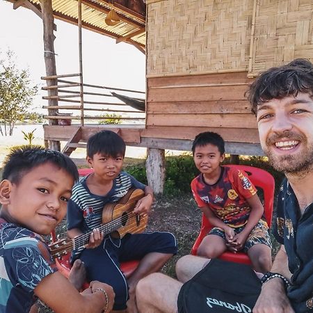 Vera Sunset Homestay Local Experience With Lao Family Muang Không Buitenkant foto
